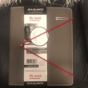 At a Glance Undated weekly monthly planner
